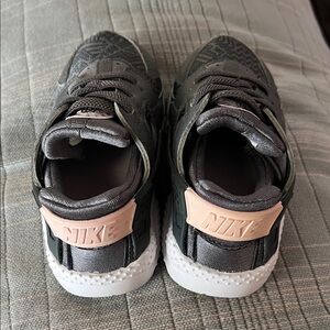 Nike Kids' Black and Pink Sneakers